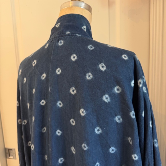 Maiwa blue shibori bandhani linen robe natural indigo - Picture 4 of 7